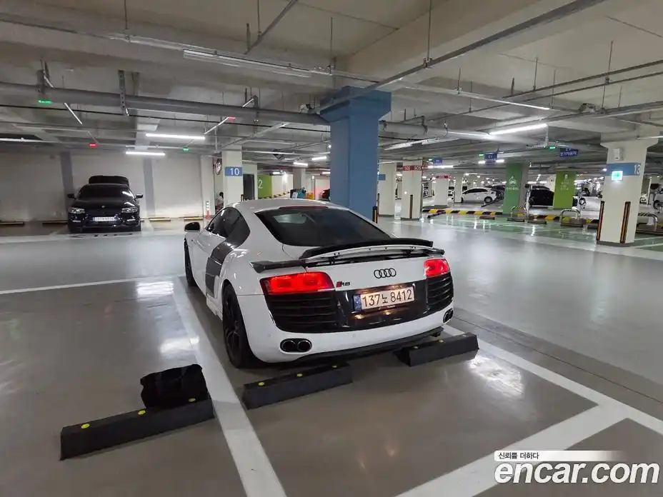 Audi R8 2008 4.2 Автомат в Москве № 651047, фото 4
