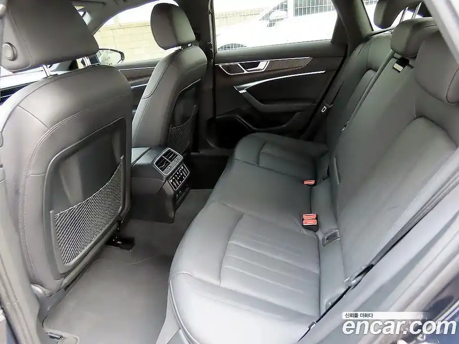 Audi A6 2023 2.0 Автомат в Москве № 651080, фото 11