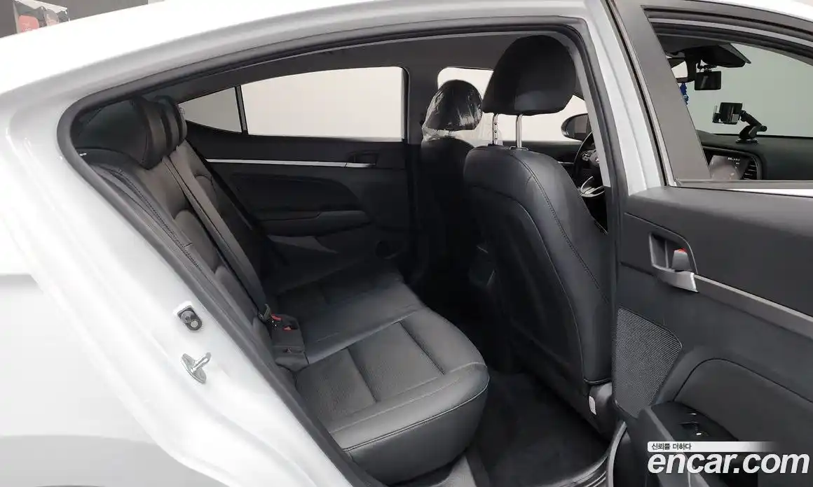 Hyundai Avante 2020 1.6 Автомат в Москве № 670069, фото 11