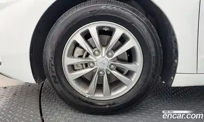 Hyundai Avante 2020 1.6 Автомат в Москве № 670069, миниатюра 4