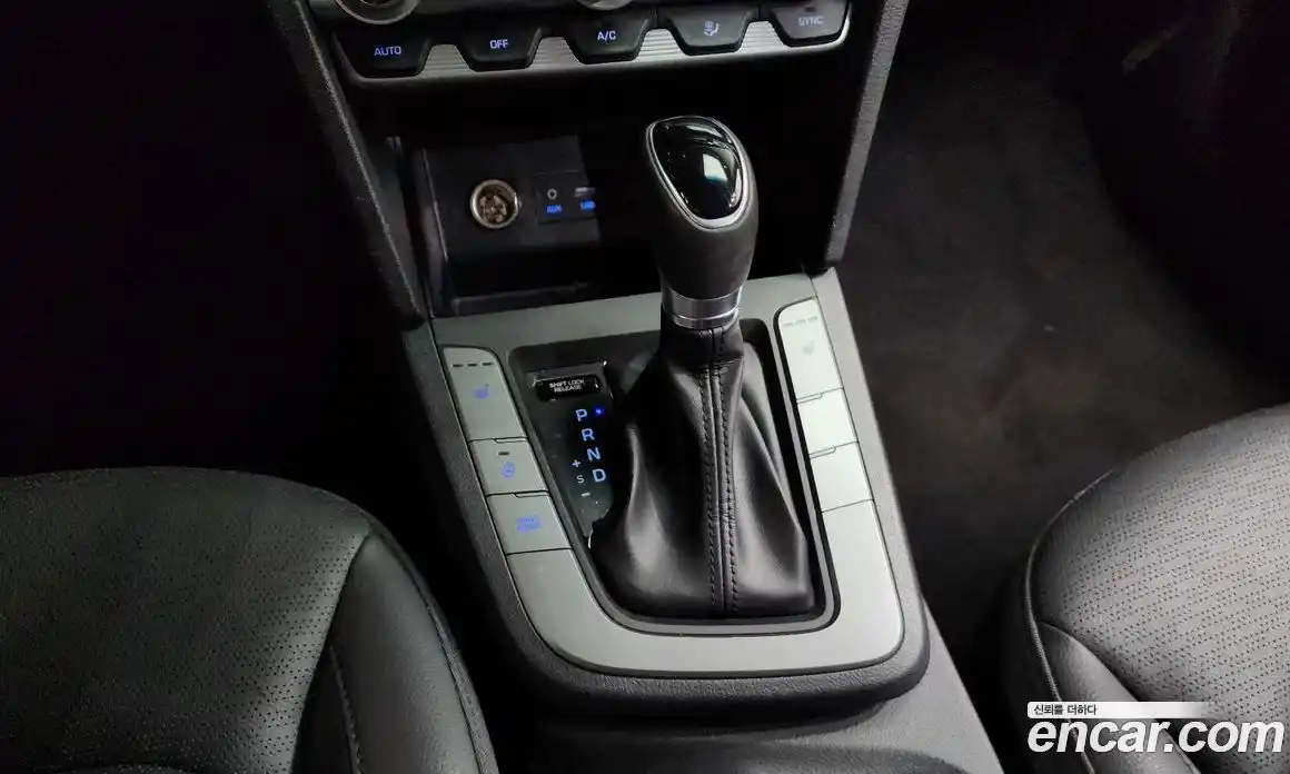 Hyundai Avante 2020 1.6 Автомат в Москве № 670069, фото 8