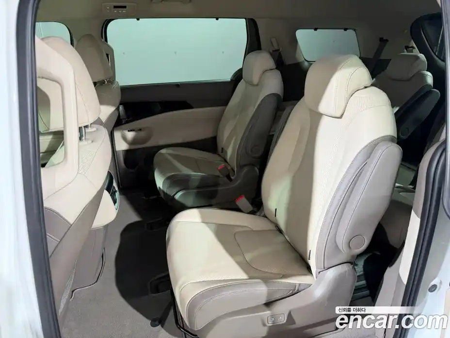 Kia Canival 2024 1.6 Автомат в Москве № 670467, фото 7