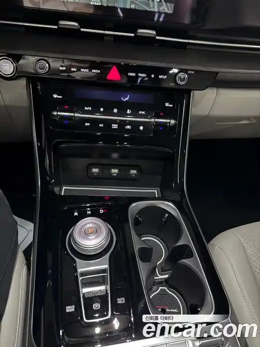 Kia Canival 2023 3.5 Автомат в Москве № 670580, фото 16