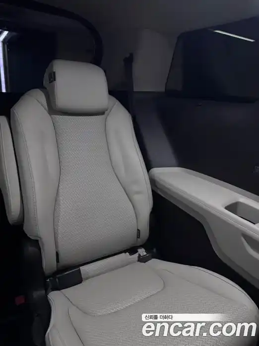 Kia Canival 2023 3.5 Автомат в Москве № 670580, фото 19