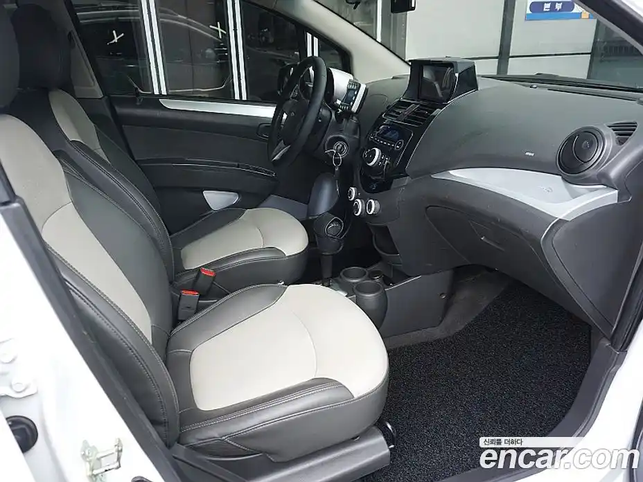 Chevrolet Spark 2012 1.0 Автомат в Москве № 673160, фото 7