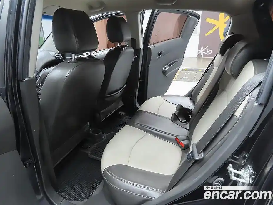 Chevrolet Spark 2012 1.0 Автомат в Москве № 673362, фото 10