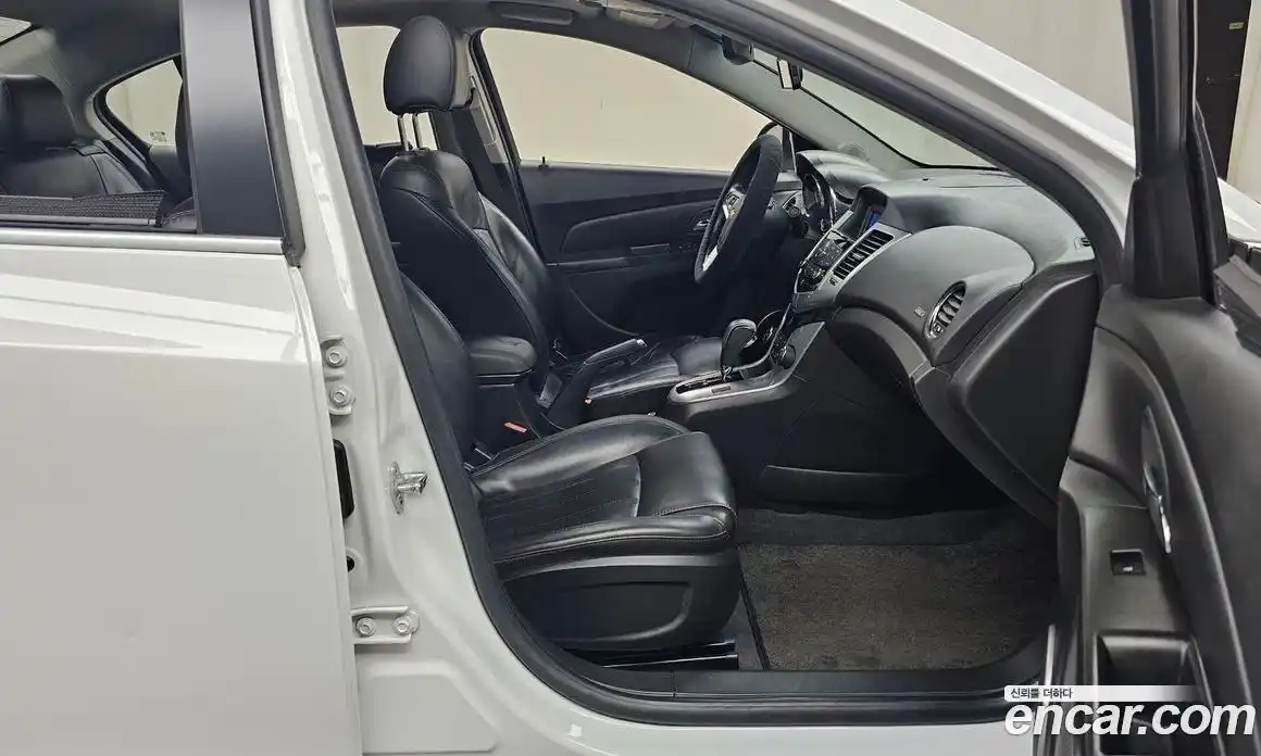 Chevrolet Cruze 2011 1.8 Автомат в Москве № 673384, фото 11