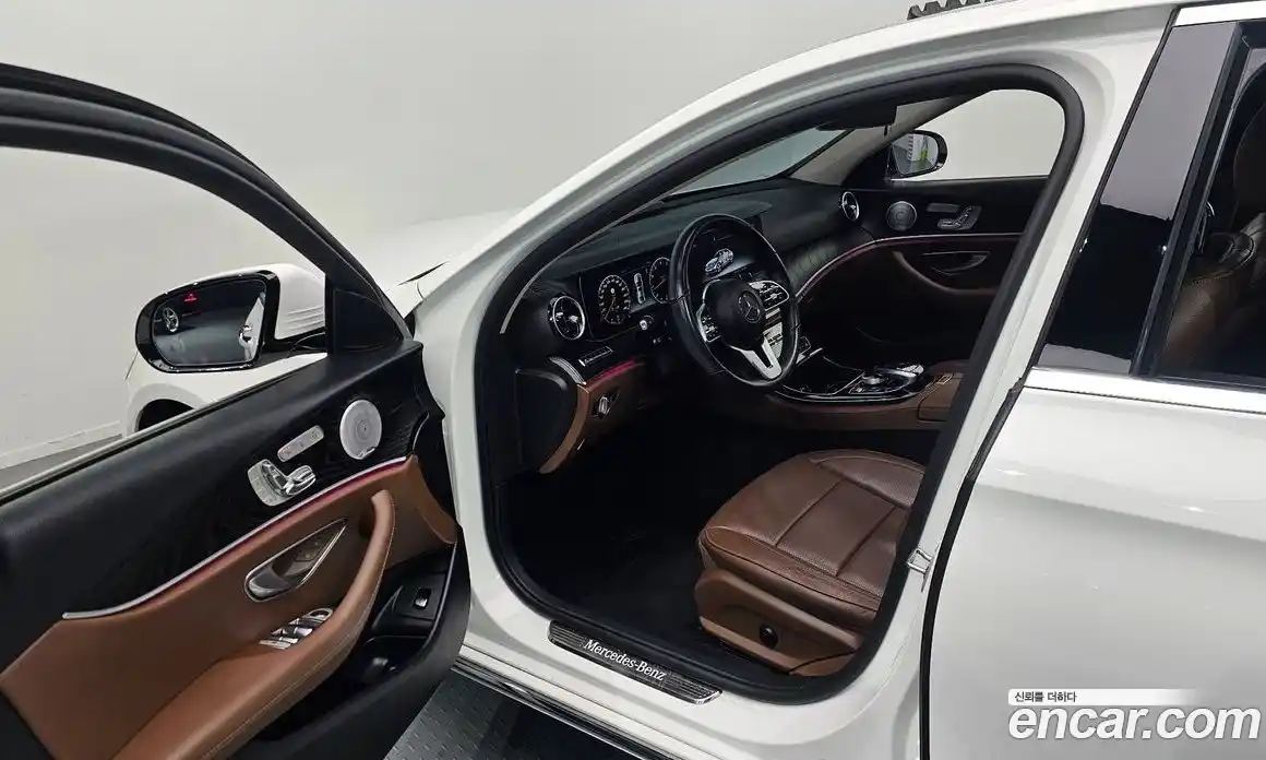 Mercedes-Benz E-Class 2019 2.0 Автомат в Москве № 677784, фото 11