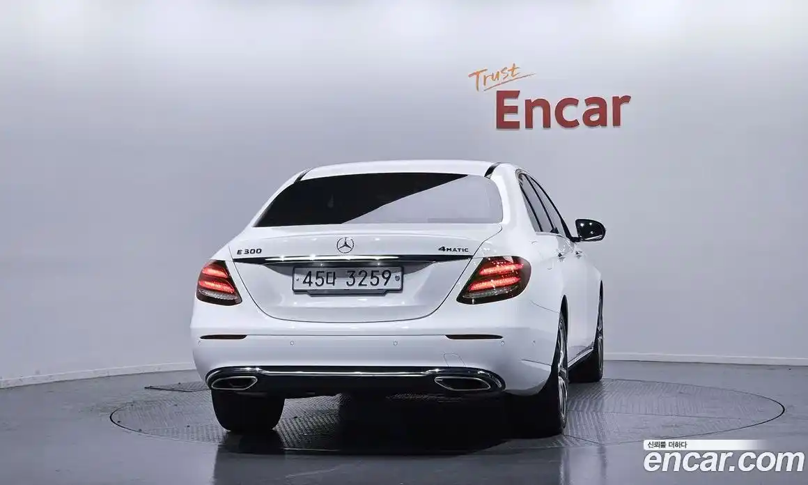 Mercedes-Benz E-Class 2019 2.0 Автомат в Москве № 677784, фото 4