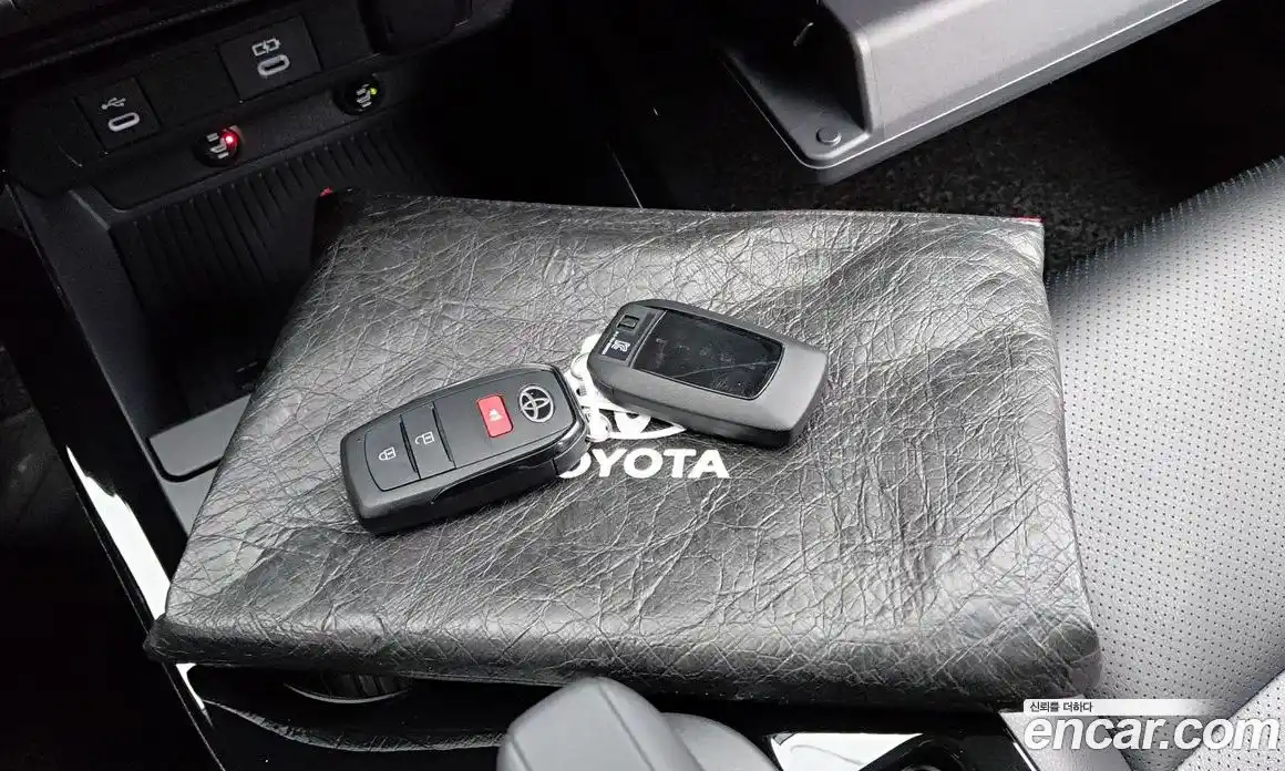 Toyota Prius 2024 2.0 Автомат в Москве № 679333, фото 14