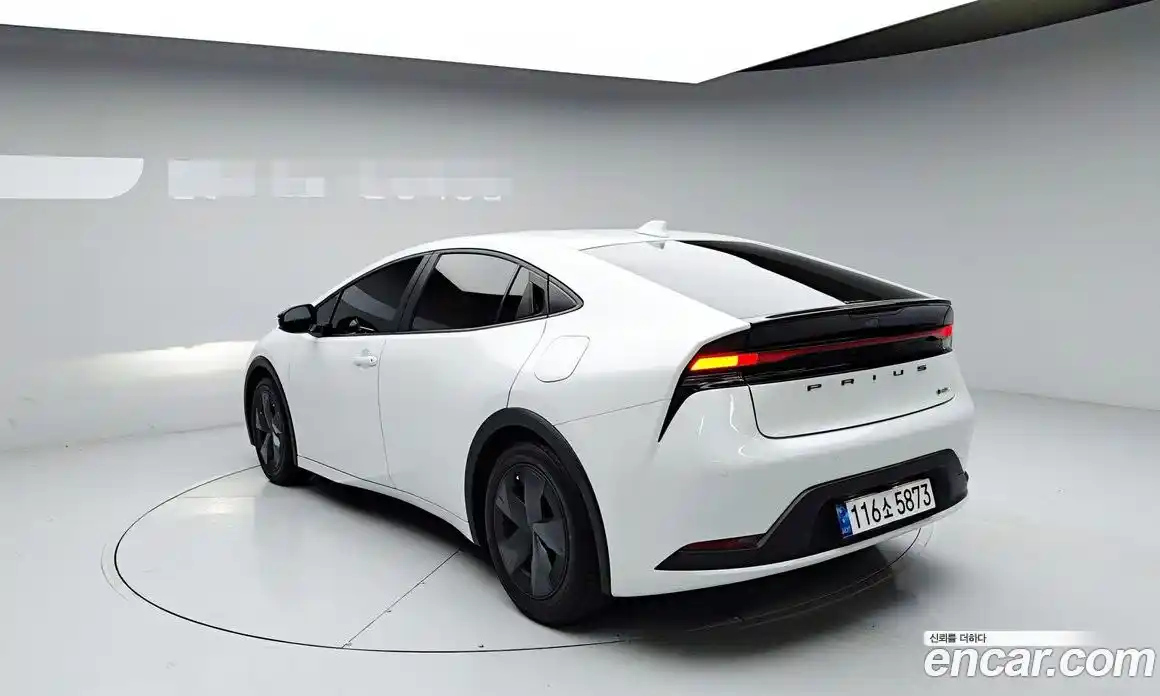 Toyota Prius 2024 2.0 Автомат в Москве № 679333, фото 4