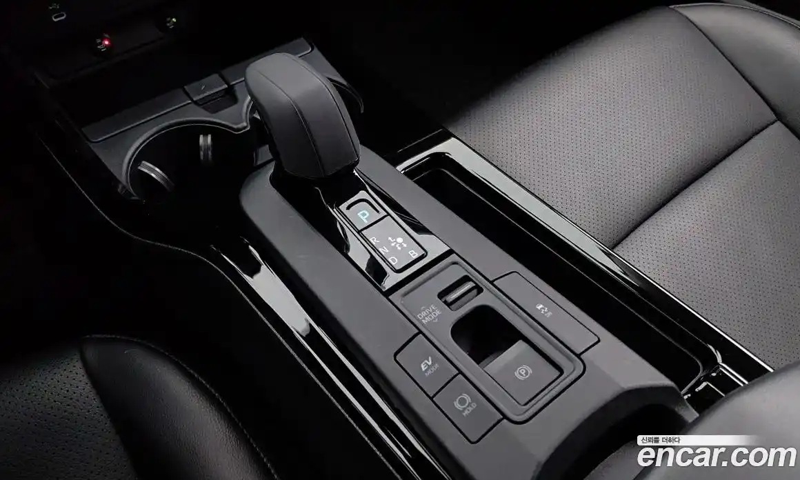 Toyota Prius 2024 2.0 Автомат в Москве № 679333, фото 10