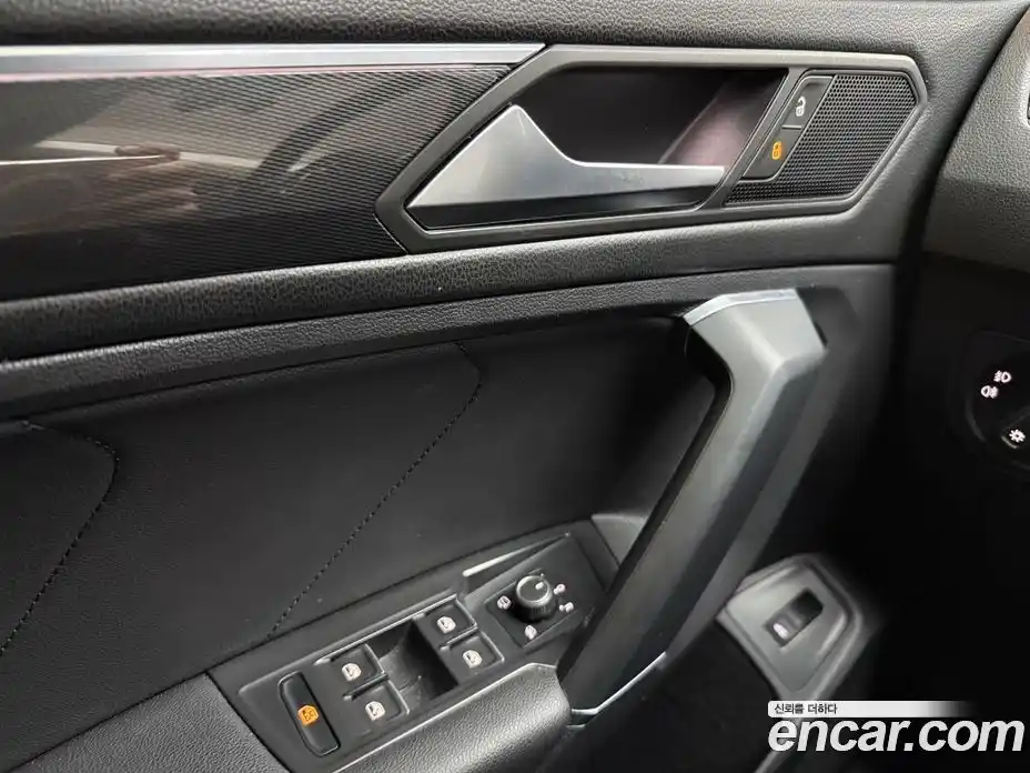 Volkswagen Tiguan 2020 2.0 Автомат в Москве № 680797, фото 14