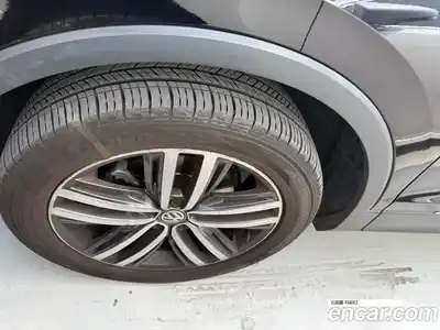 Volkswagen Tiguan 2020 2.0 Автомат в Москве № 680797, миниатюра 5