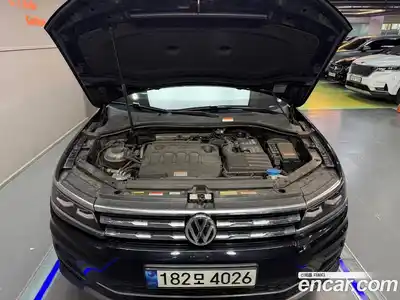 Volkswagen Tiguan 2020 2.0 Автомат в Москве № 680797, миниатюра 6