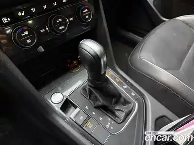 Volkswagen Tiguan 2020 2.0 Автомат в Москве № 680797, миниатюра 9