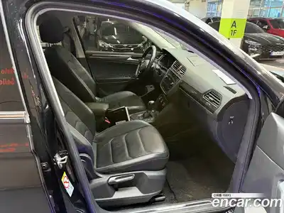 Volkswagen Tiguan 2020 2.0 Автомат в Москве № 680797, миниатюра 10