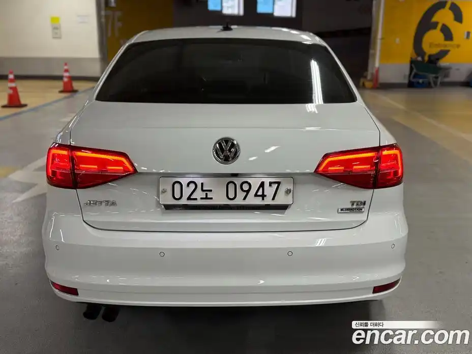 Volkswagen Jetta 2016 2.0 Автомат в Москве № 680811, фото 4