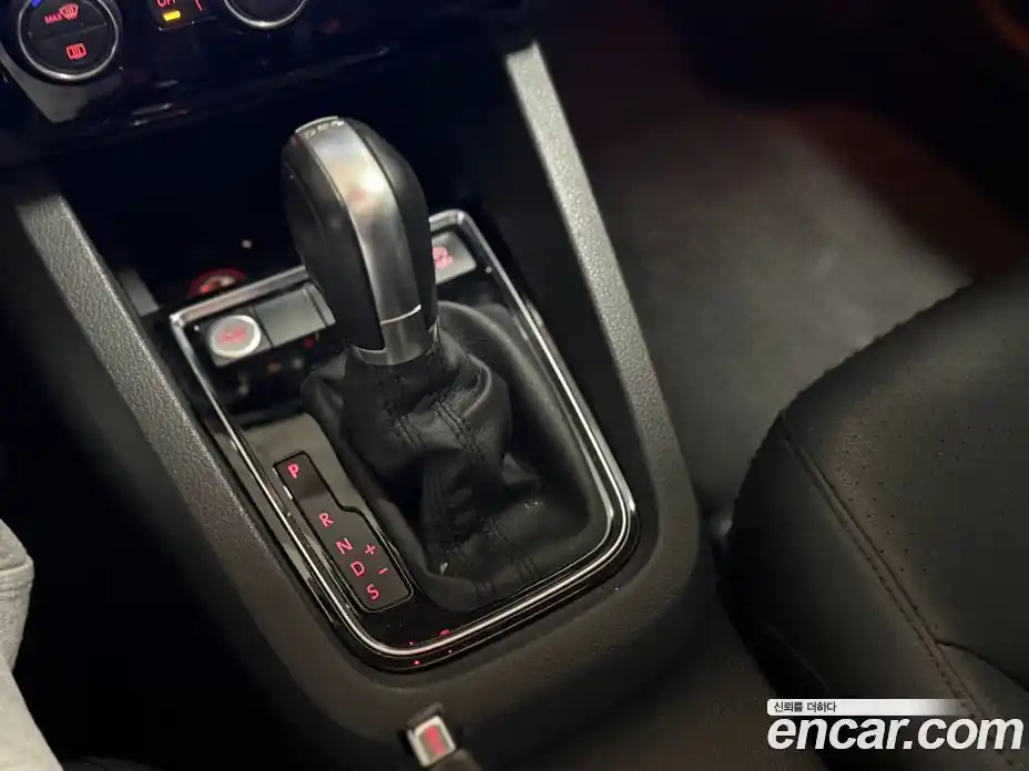 Volkswagen Jetta 2016 2.0 Автомат в Москве № 680811, фото 8