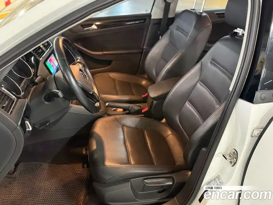 Volkswagen Jetta 2016 2.0 Автомат в Москве № 680811, фото 10