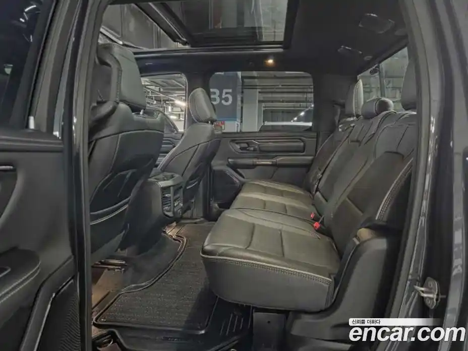 Dodge Ram Pick Up 2022 5.7 Автомат в Москве № 681595, фото 9