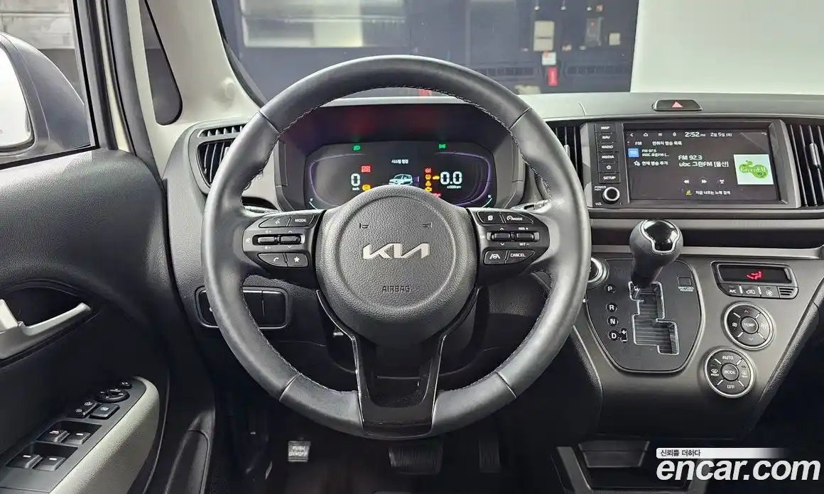 Kia Ray 2023 1.0 Автомат в Москве № 73670, фото 13