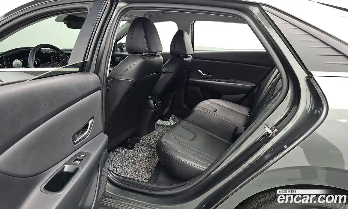 Hyundai Avante 2021 1.6 Автомат в Москве № 9260, фото 12