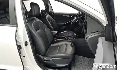 Kia Niro 2022 1.6 Автомат в Москве № 108885, миниатюра 11