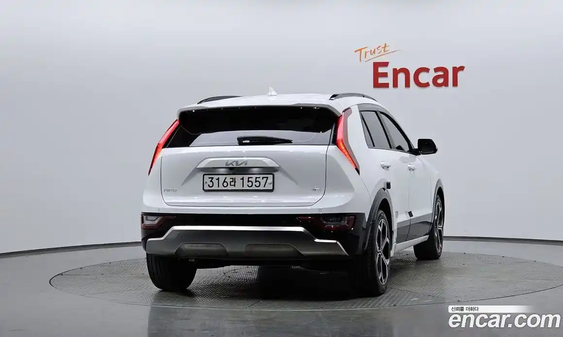 Kia Niro 2022 1.6 Автомат в Москве № 108885, фото 3