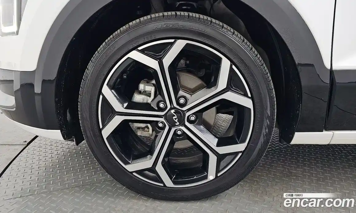 Kia Niro 2022 1.6 Автомат в Москве № 108885, фото 4