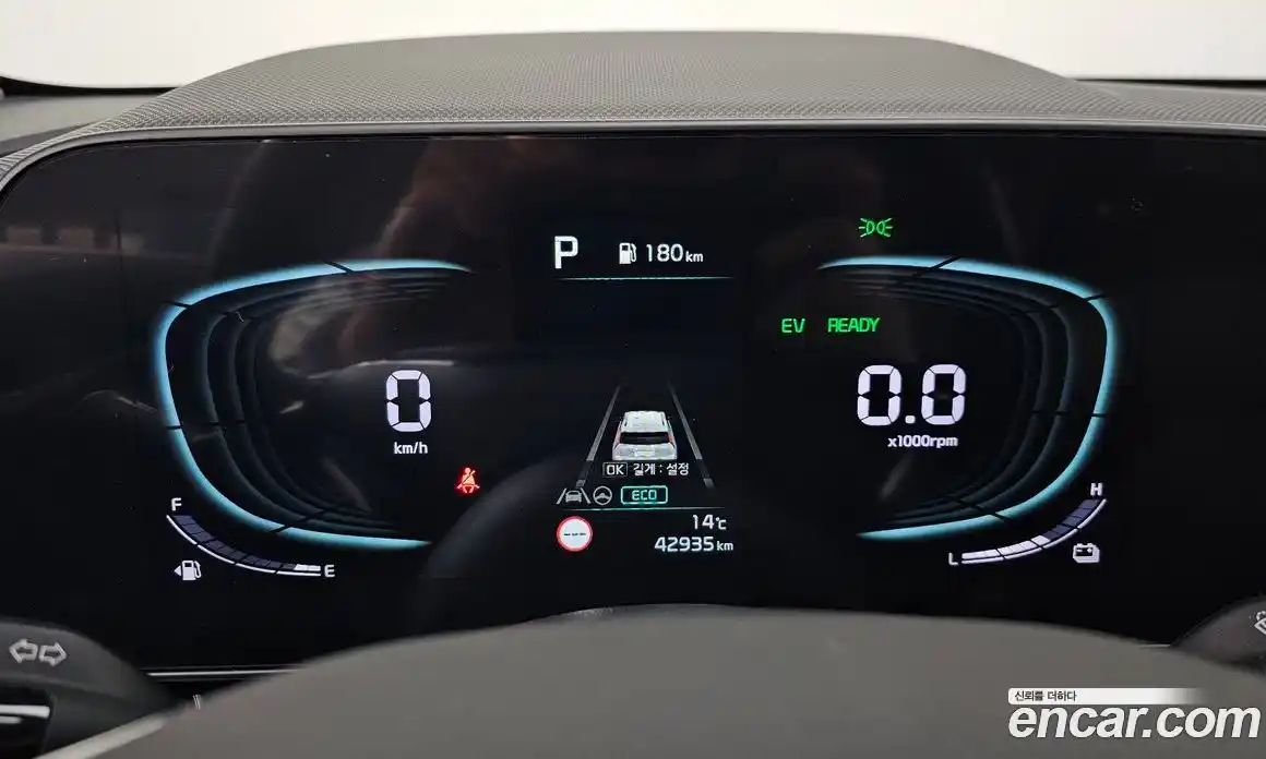 Kia Niro 2022 1.6 Автомат в Москве № 108885, фото 7