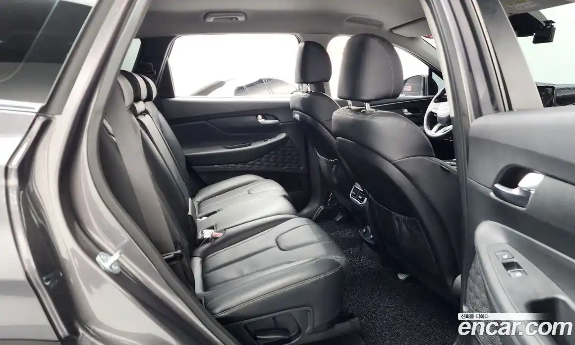 Hyundai Santa Fe 2023 2.2 Автомат в Москве № 111614, фото 12