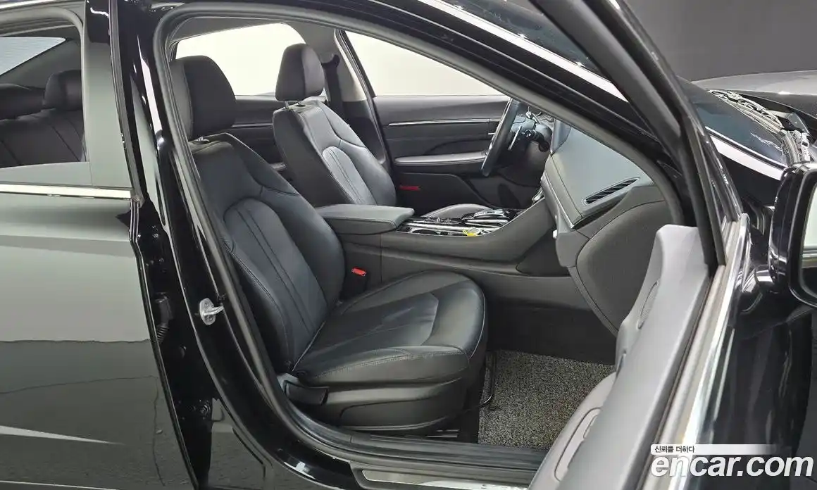 Hyundai Sonata 2023 2.0 Автомат в Москве № 113490, фото 12