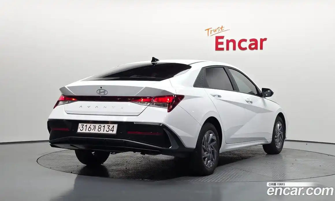 Hyundai Avante 2024 1.6 Автомат в Москве № 113579, фото 2