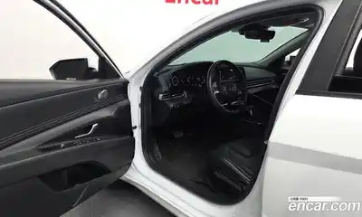 Hyundai Avante 2024 1.6 Автомат в Москве № 113579, миниатюра 10