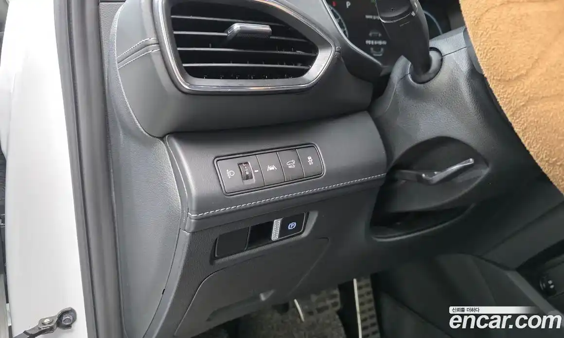 Hyundai Santa Fe 2023 1.6 Автомат в Москве № 113599, фото 14