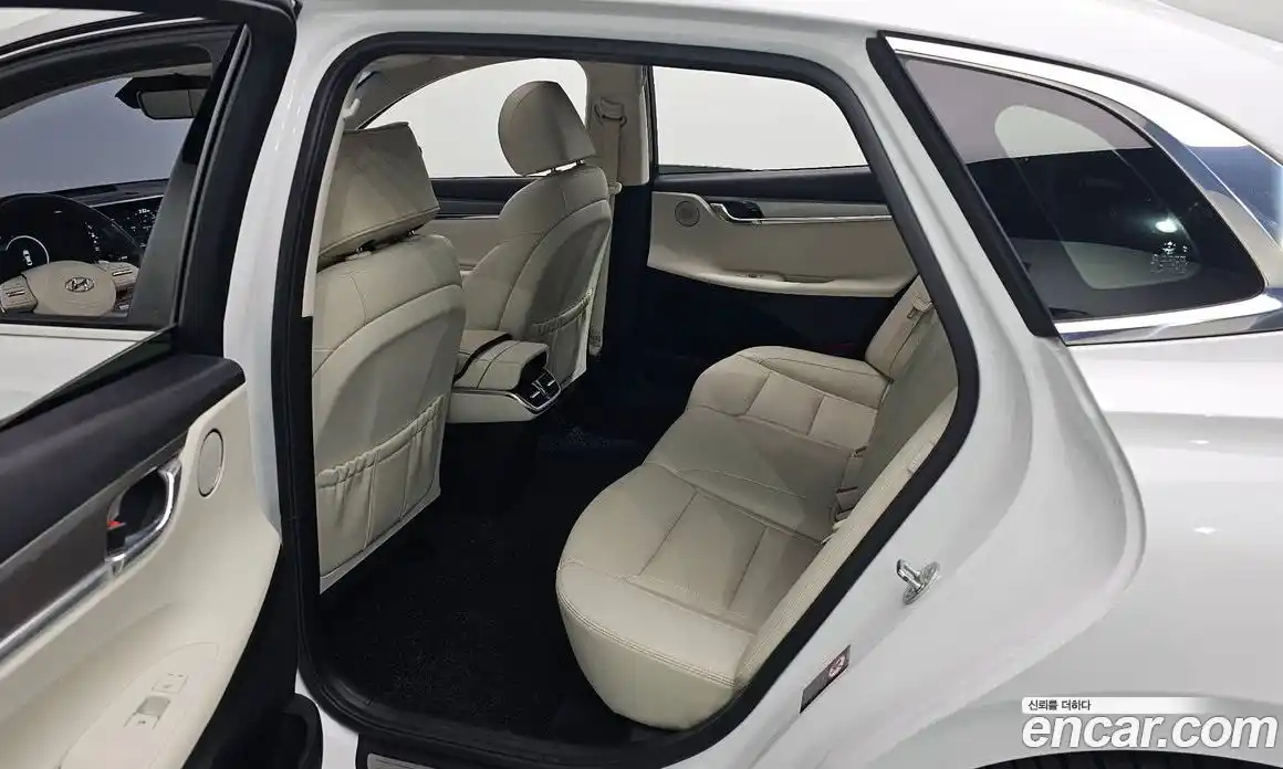 Hyundai Grandeur 2022 2.5 Автомат в Москве № 113623, фото 12