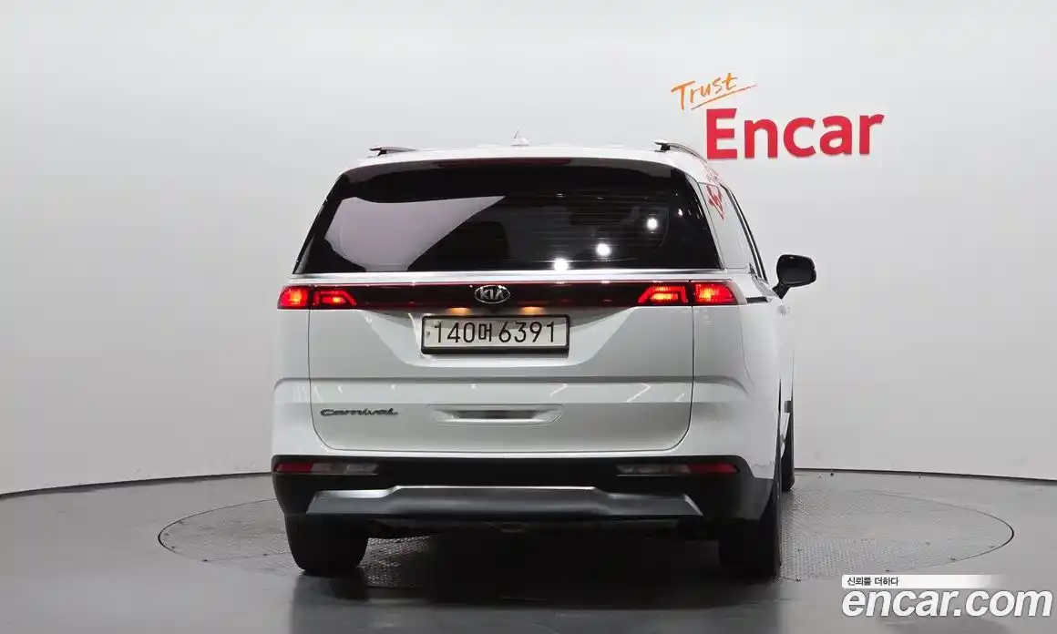 Kia Canival 2021 2.2 Автомат в Москве № 124798, фото 4