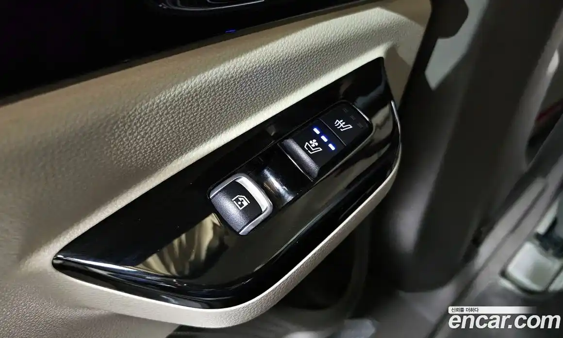 Kia Canival 2023 3.5 Автомат в Москве № 124855, фото 19