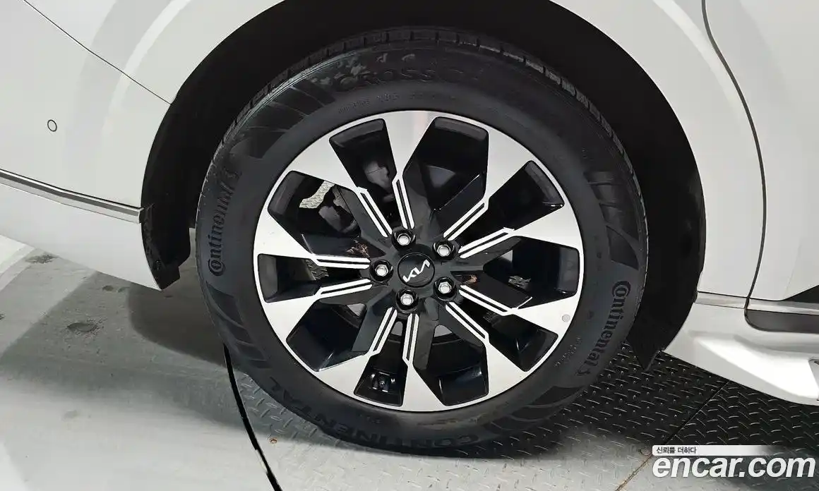 Kia Canival 2023 3.5 Автомат в Москве № 124855, фото 5