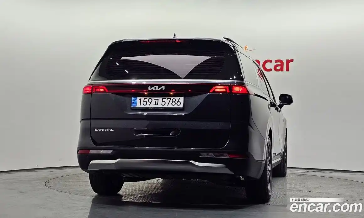 Kia Canival 2023 3.5 Автомат в Москве № 128313, фото 4