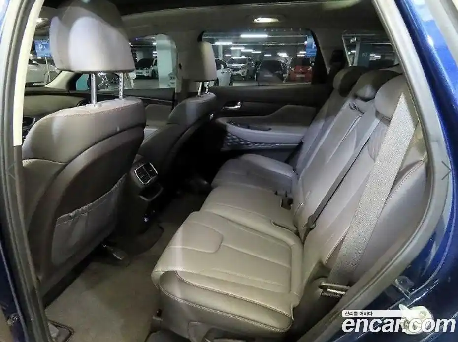 Hyundai Santa Fe 2020 2.0 Автомат в Москве № 128753, фото 7