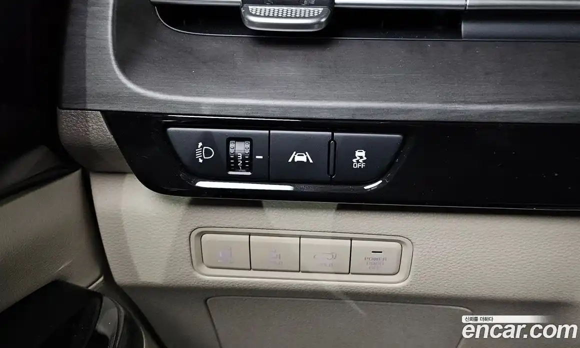 Kia Canival 2023 2.2 Автомат в Москве № 133928, фото 13