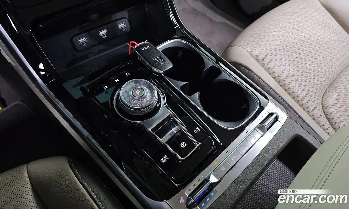 Kia Canival 2023 2.2 Автомат в Москве № 133928, фото 9