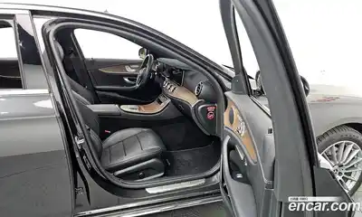 Mercedes-Benz E-Class 2021 2.0 Автомат в Москве № 139110, миниатюра 11