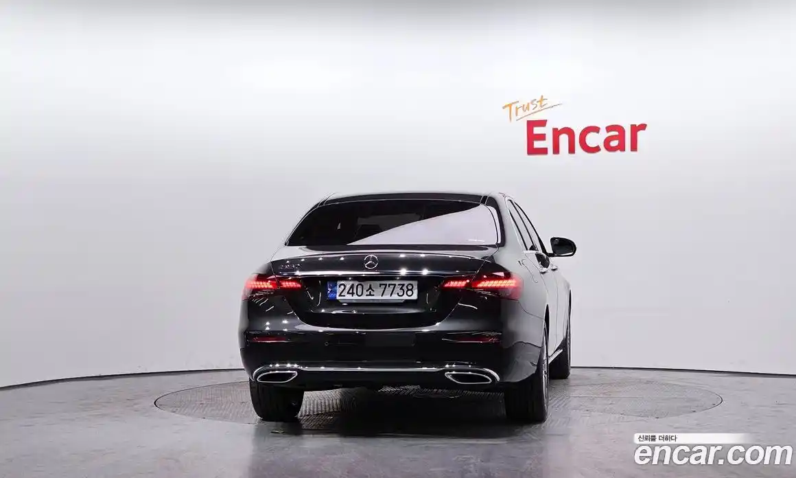 Mercedes-Benz E-Class 2021 2.0 Автомат в Москве № 139110, фото 4