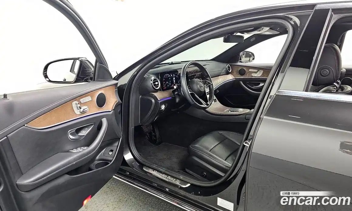 Mercedes-Benz E-Class 2021 2.0 Автомат в Москве № 139110, фото 10