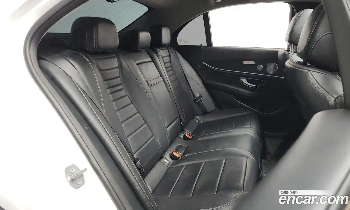 Mercedes-Benz E-Class 2018 2.0 Автомат в Москве № 142193, фото 12