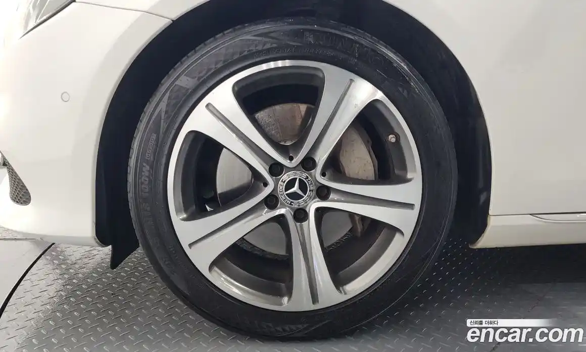 Mercedes-Benz E-Class 2018 2.0 Автомат в Москве № 142193, фото 5