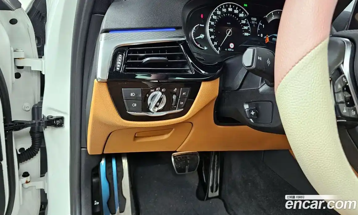 BMW 5-Series 2018 2.0 Автомат в Москве № 154765, фото 16